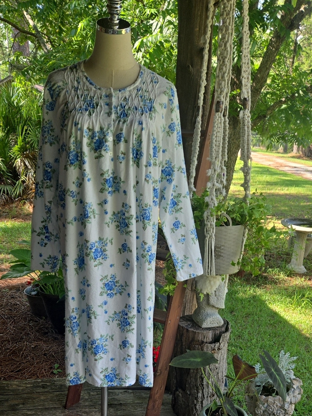 Lati Fashion Flannel Blue Floral Print Midi Nightgown Size Medium